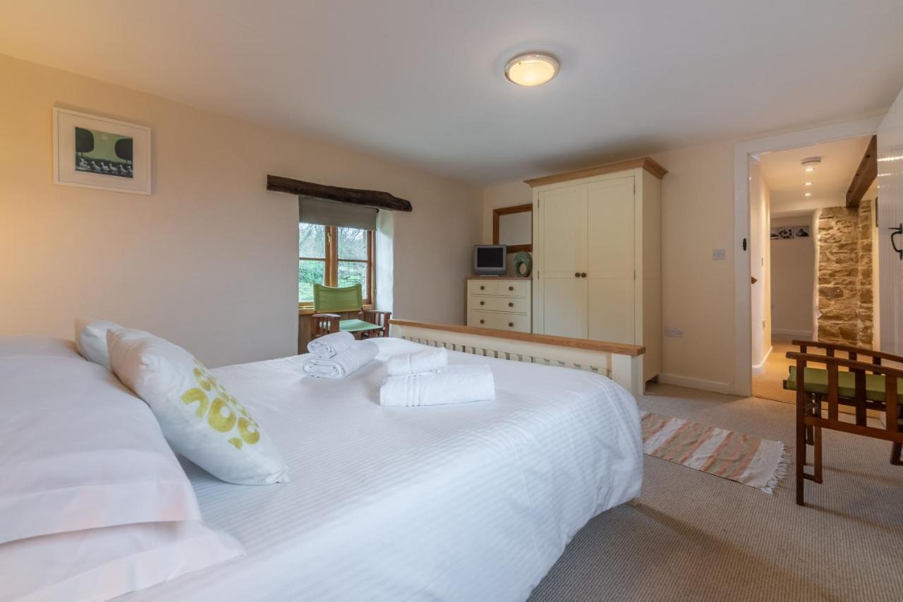 Spring Barn Villa Ползеат Екстериор снимка