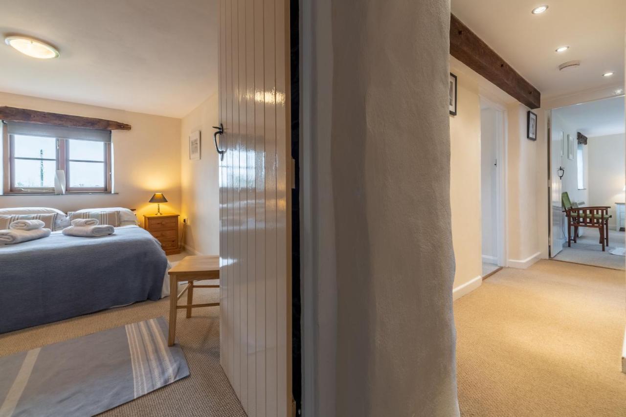 Spring Barn Villa Ползеат Екстериор снимка