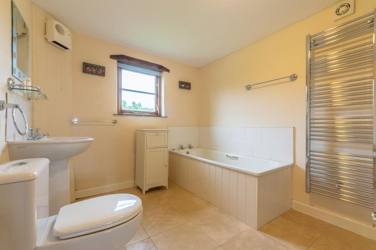 Spring Barn Villa Ползеат Екстериор снимка